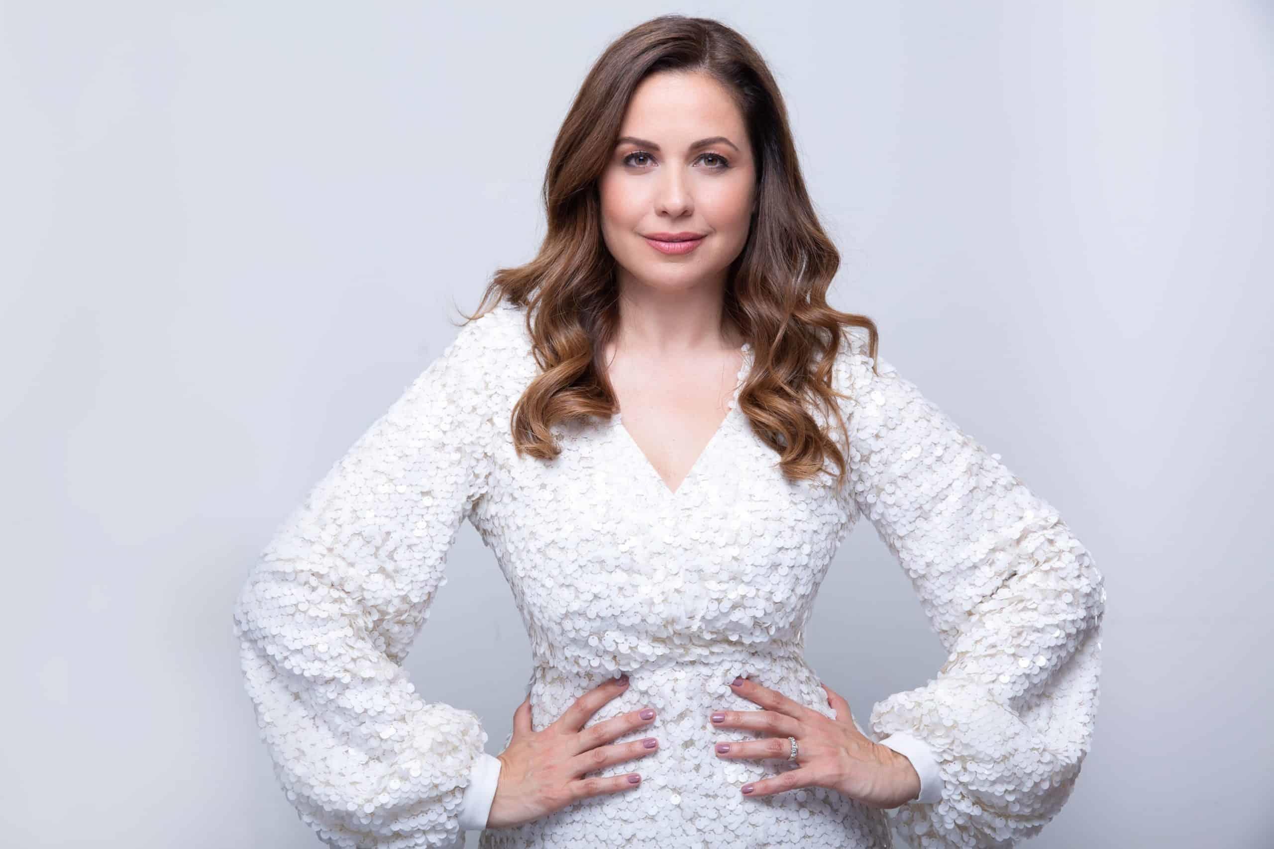 ما هي ديانة المذيعة ريا أبي راشد