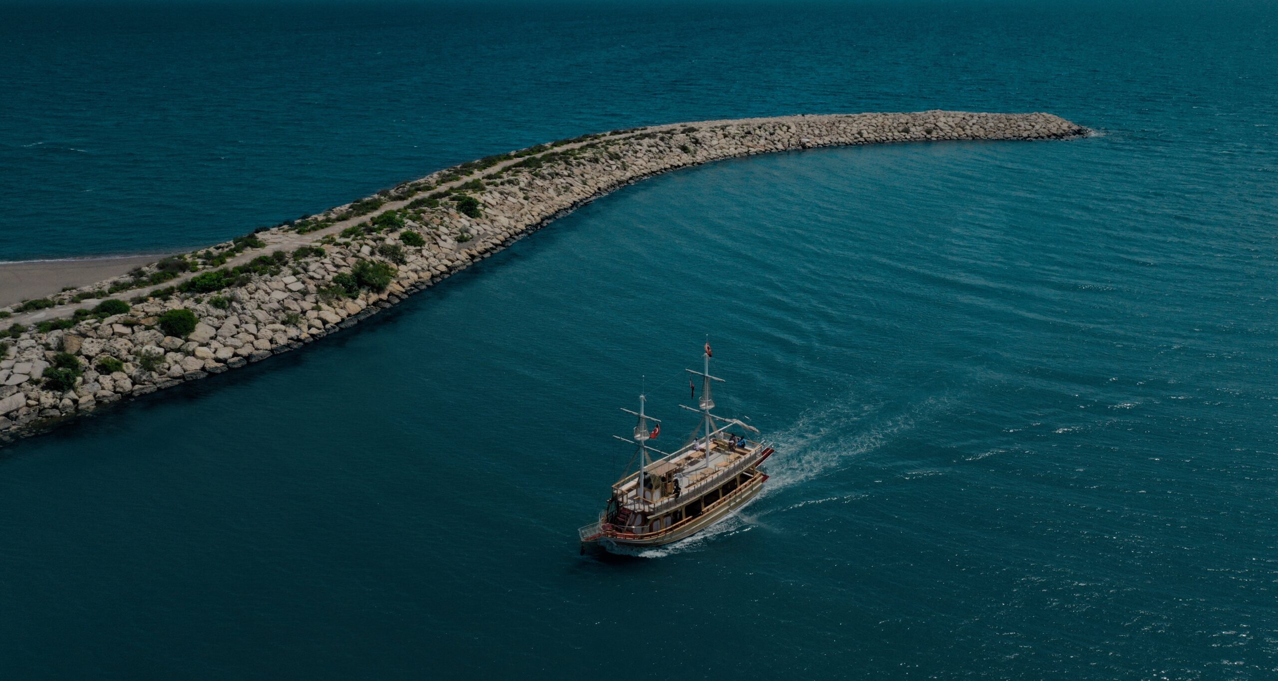 أسماء البحار والمحيطات في العالم