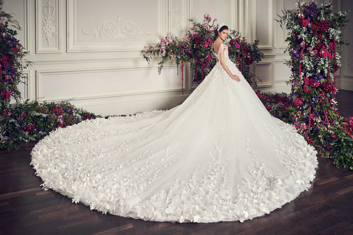 تصاميم فساتين زفاف للأفراح رومانسية تتميز بالفخامة 2025