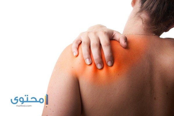 ألم في الكتف الأيسر من الخلف والأمام