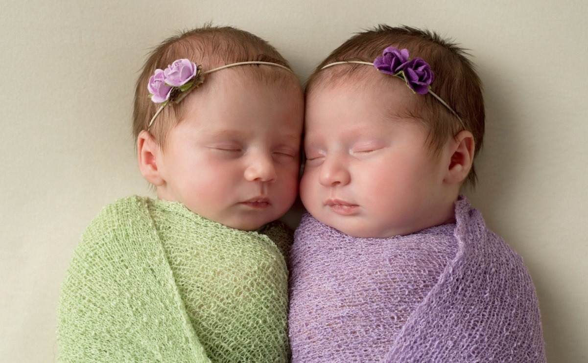 توأم بنات