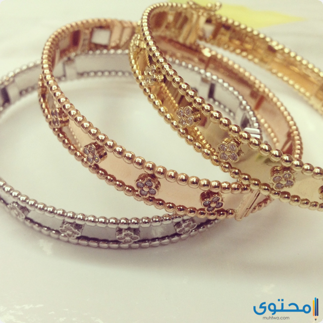 تفسير حلم لبس اساور