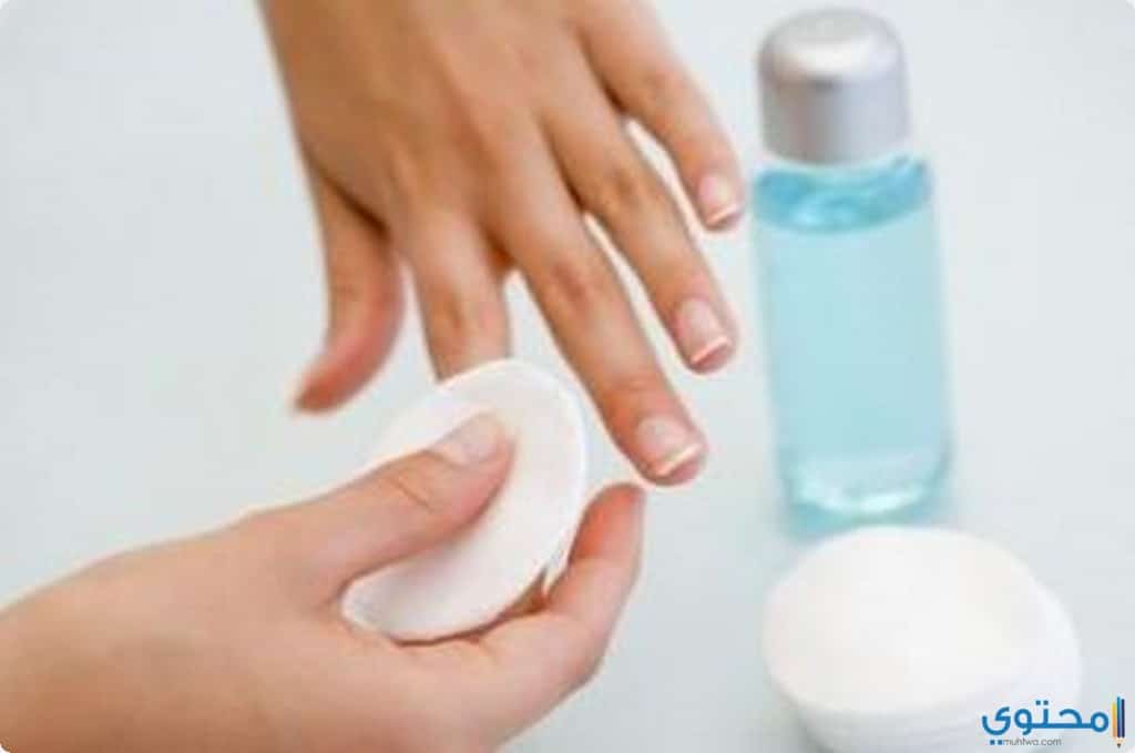 إزالة صبغة الشعر من اليدين